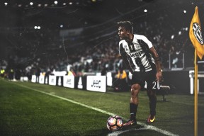 世界杯：不少青训教练组织学员集体观看战术硬核分析节目