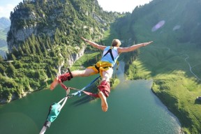 今日电竞赛事盘口赔率最新分析推荐，实时电竞比分