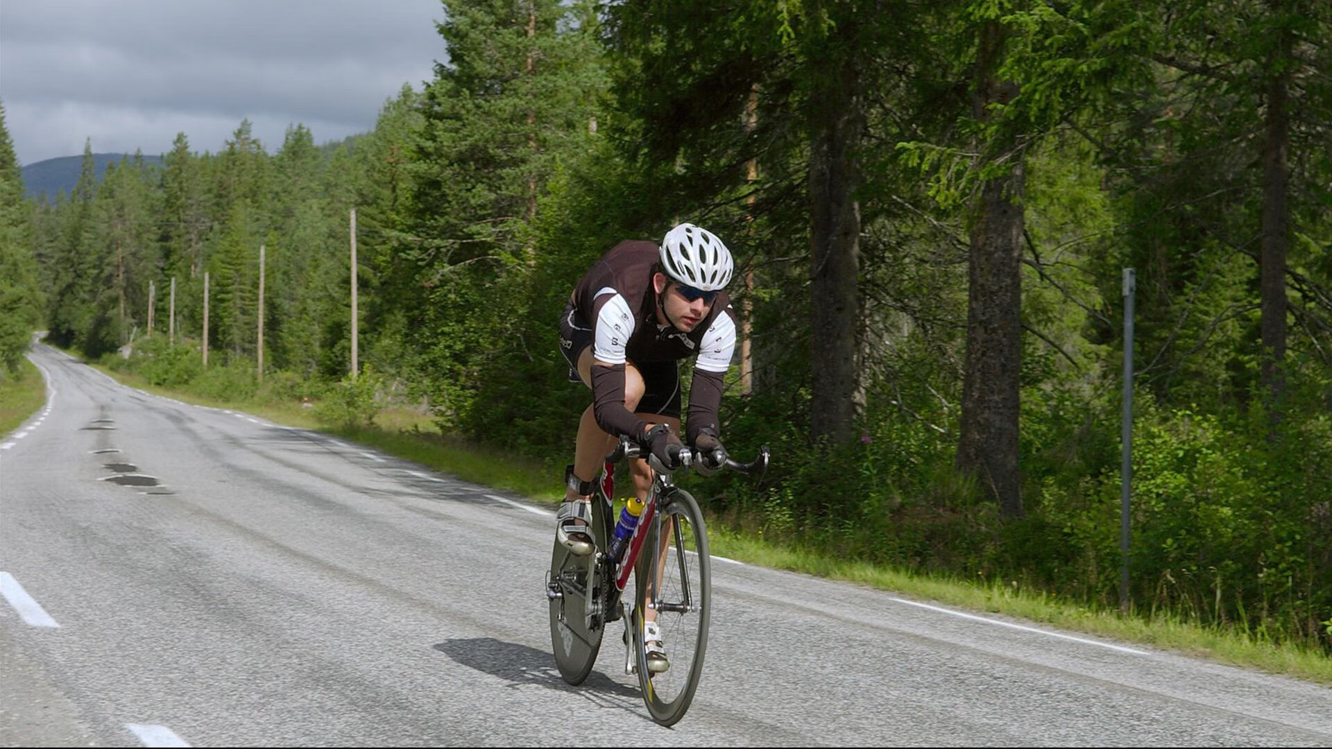 世界举重锦标赛：李雯雯抓举、挺举、总成绩再破纪录 完成连庄